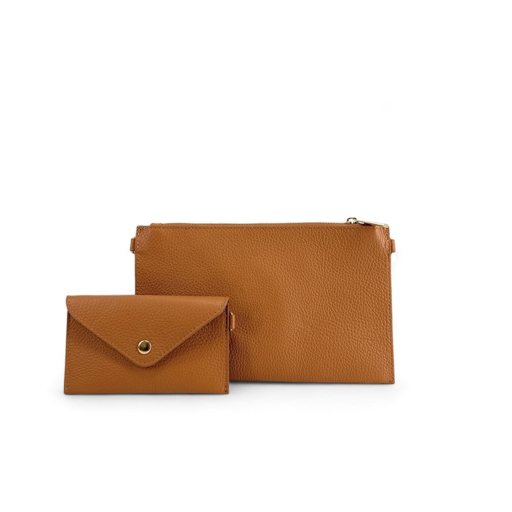 Ensemble sac pochette et porte-cartes en cuir grainé ou irisé TWICE Camel