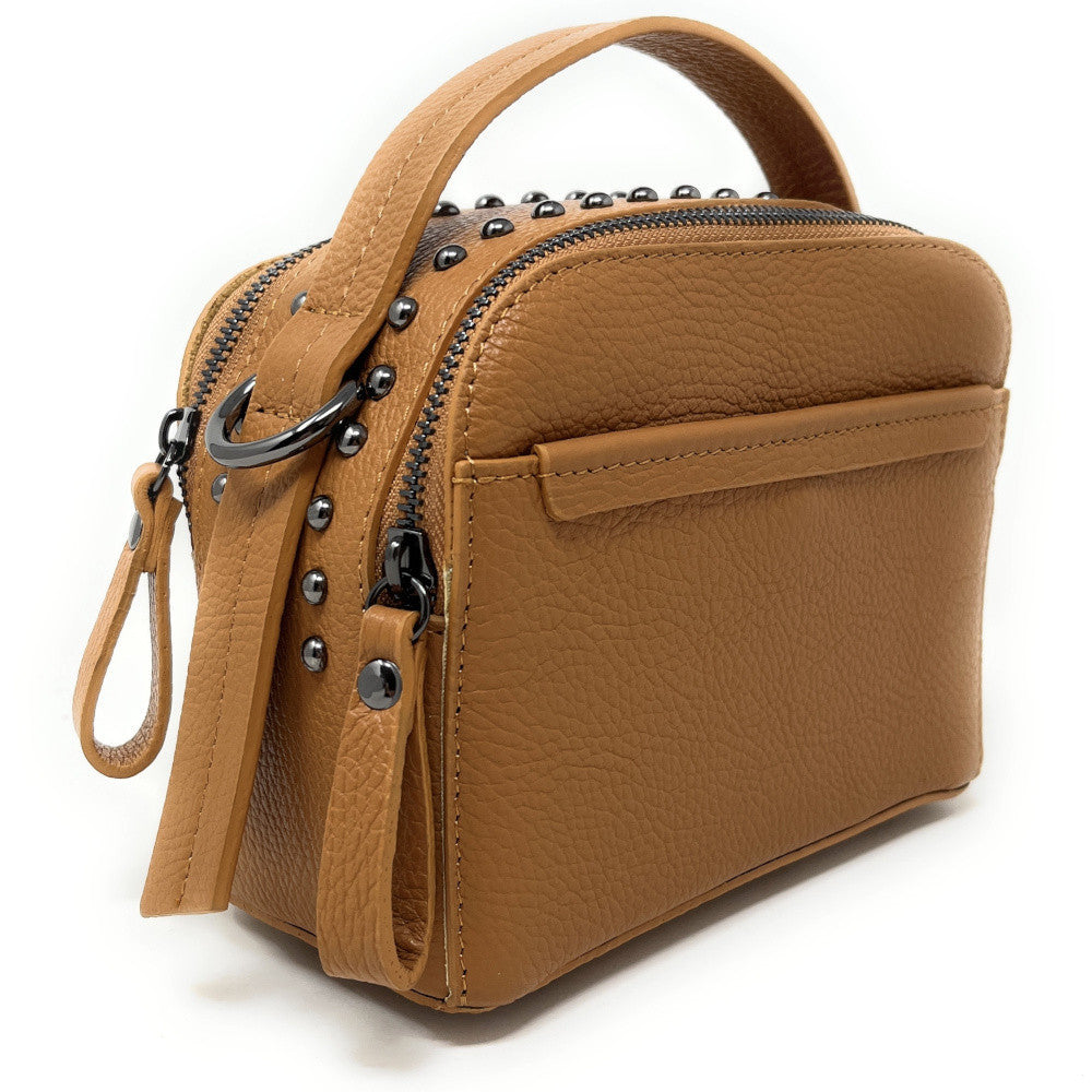 Mini sac à main en cuir grainé clouté AMY Camel