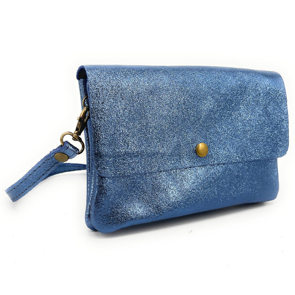 Sac pochette en cuir irisé MAELIA Bleu céleste
