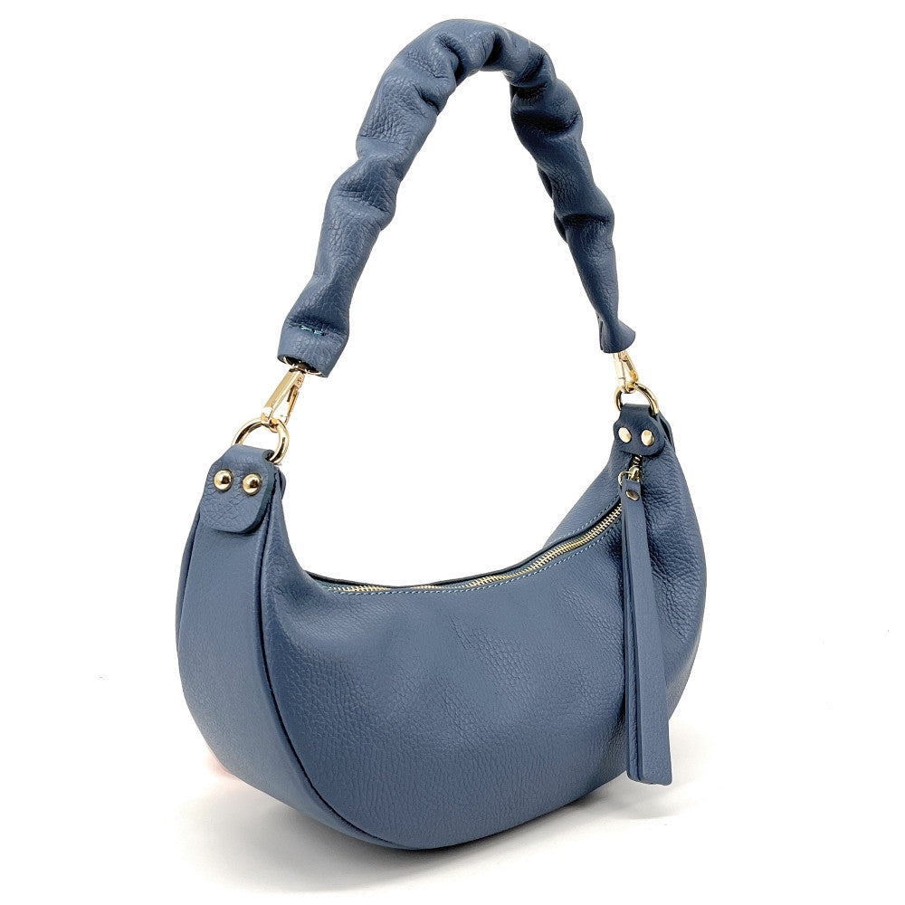 Sac demi-lune porté épaule en cuir grainé AURORA Bleu glacier