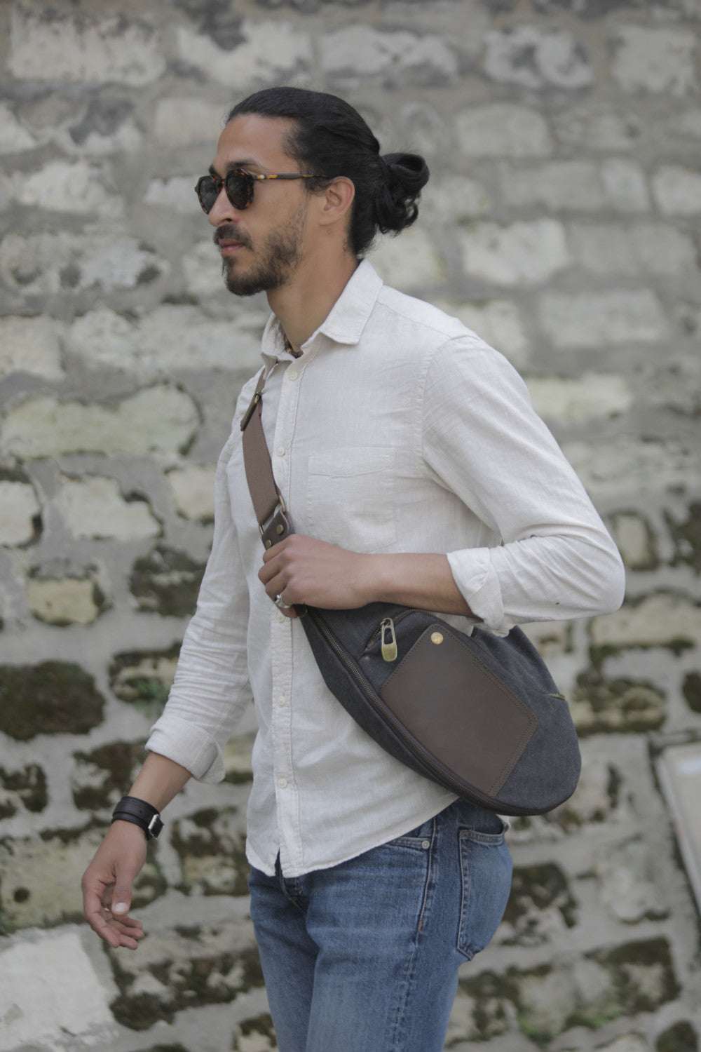 Sac besace holster en cuir italien et toile FEROE Gris clair