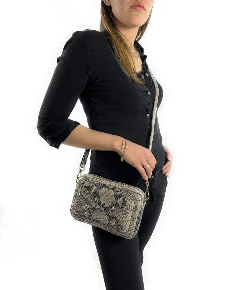 Sac à main trotteur en cuir embossé verni OURASI Serpent taupe clair