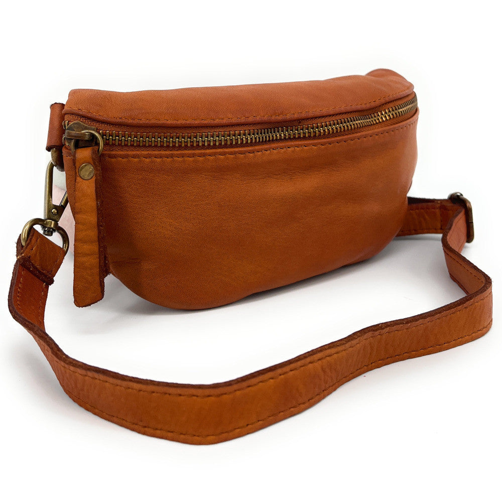 Sac banane en cuir vintage MISS LOU Cognac