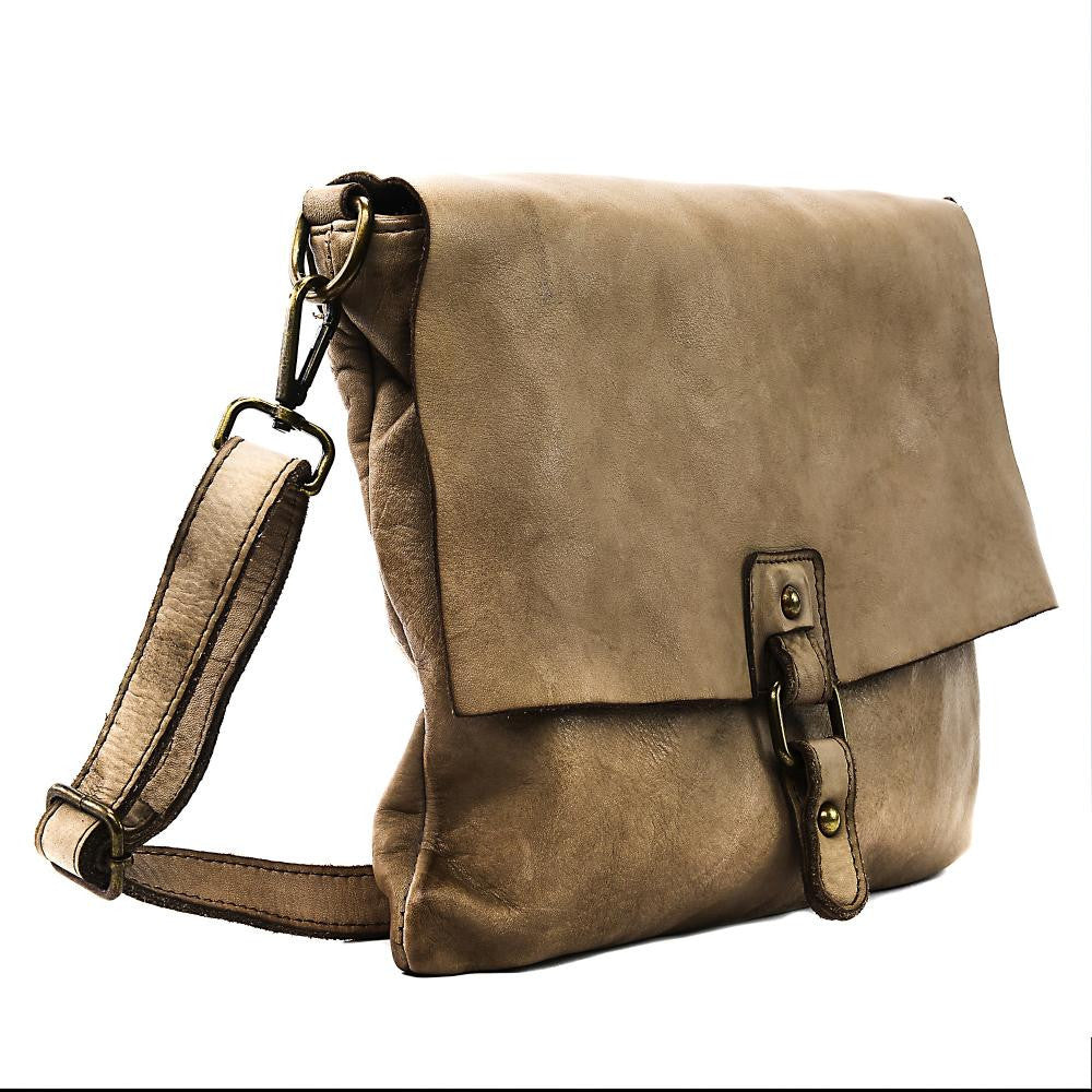 Sac besace à bandoulière en cuir vintage MISS COQUETTE Taupe clair