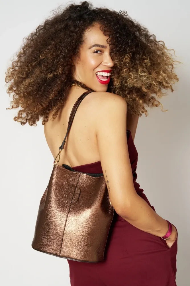 Sac seau en cuir grainé GEORGIA Chocolat irisé