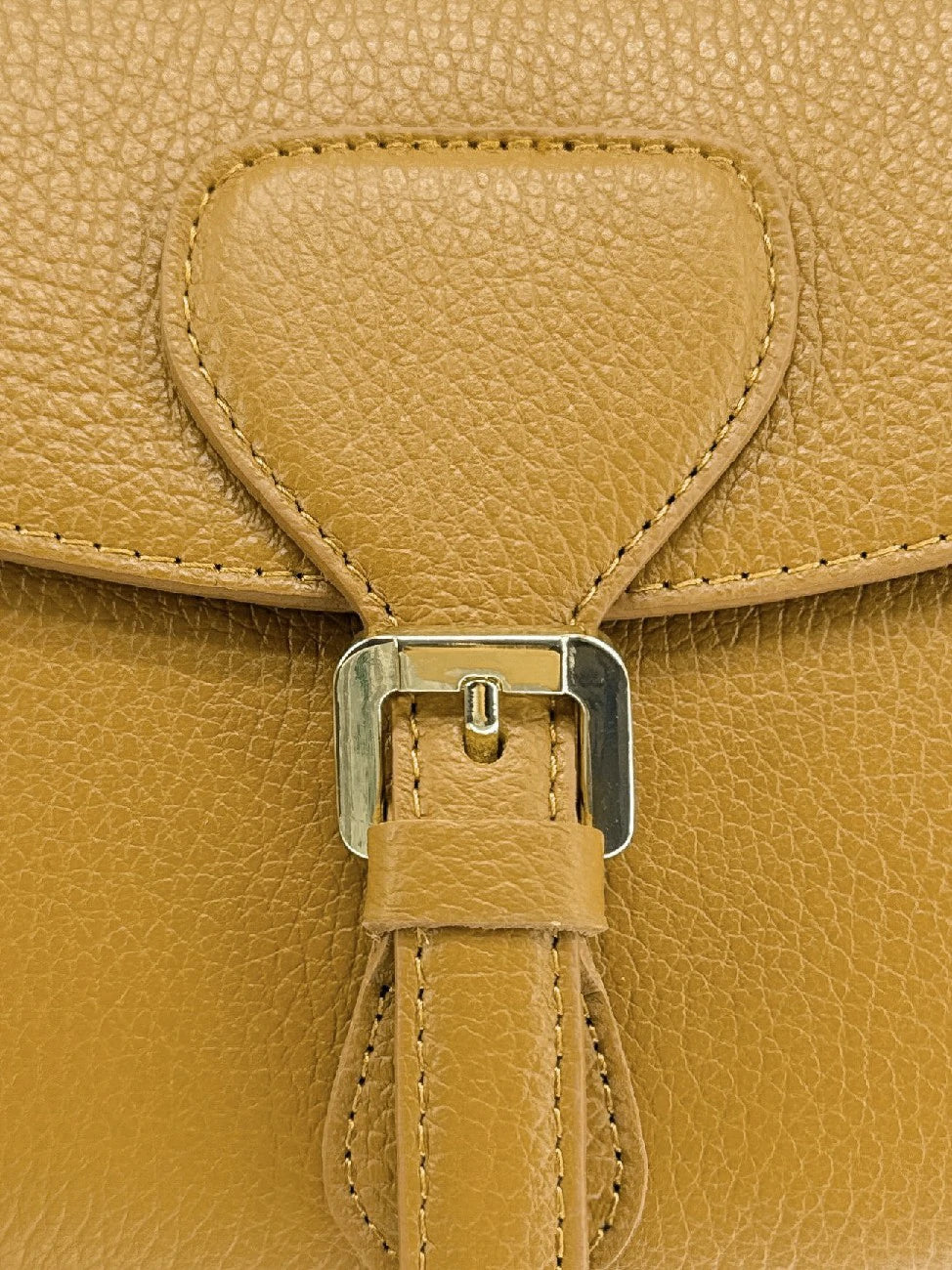 Crossbody-Tasche aus genarbtem Leder MASINA Senfgelb