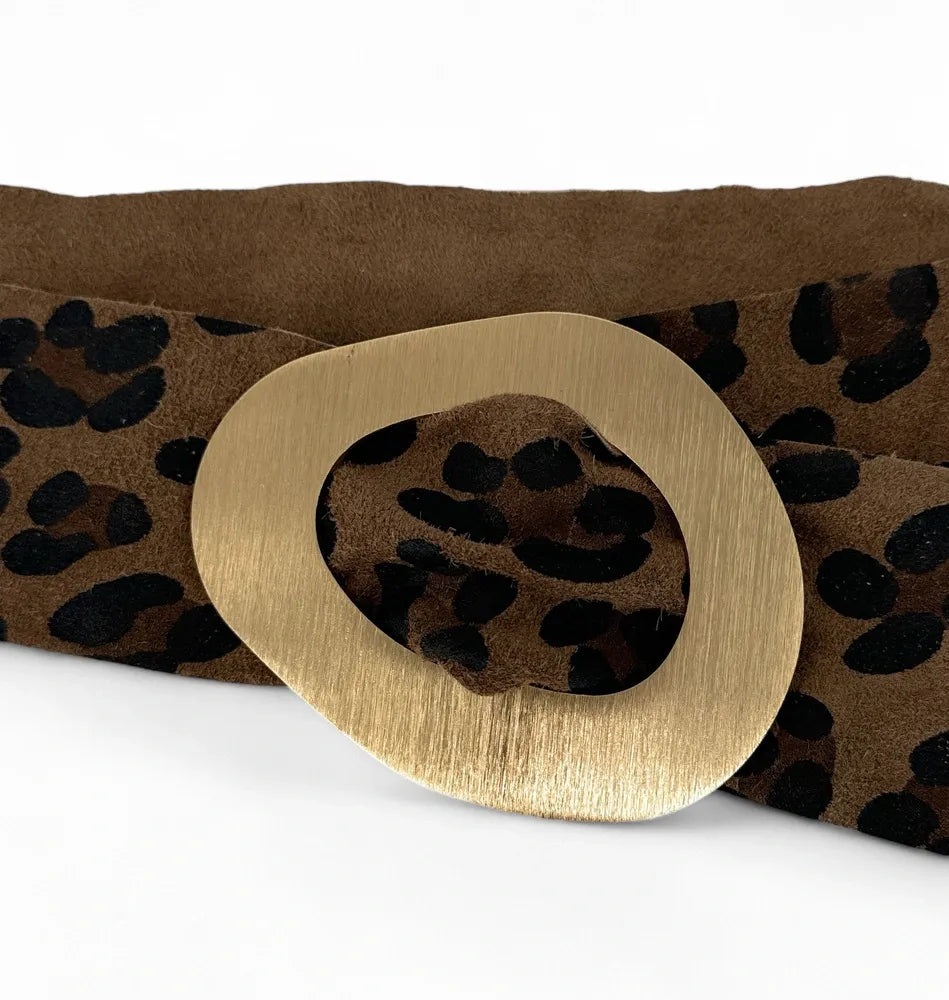 Ceinture en croûte de cuir imprimé et métal brossé NIKI E.L. LEO Léopard taupe foncé