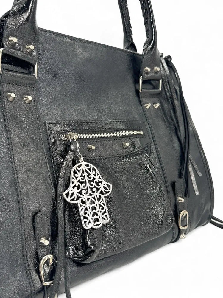 Charm de sac à main en métal argenté KHOMSA finitions métalliques Argentée