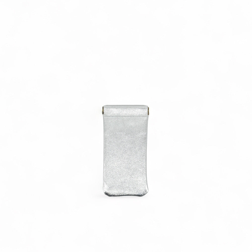 Etui à lunettes en cuir irisé OCULUS Argent clair