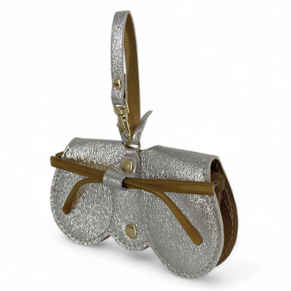 Etui à lunettes en cuir irisé PEANUT GLOW Argent moyen
