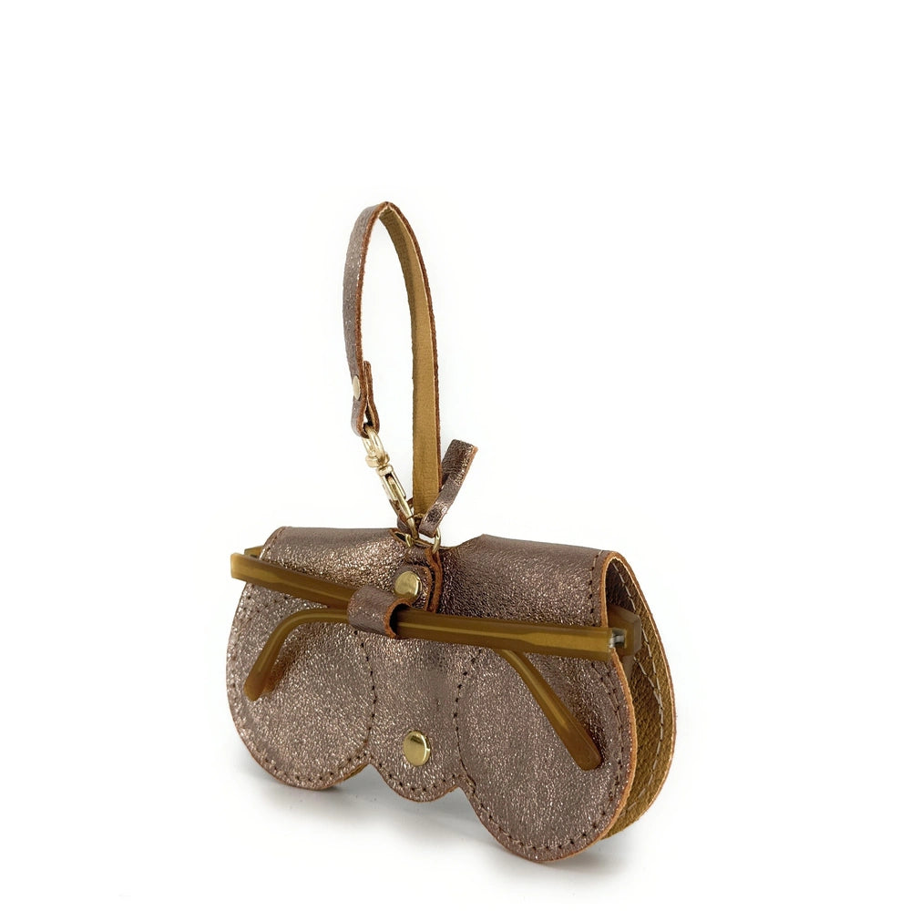 Brillenetui aus schillerndem Leder PEANUT GLOW in irisierendem Champagner