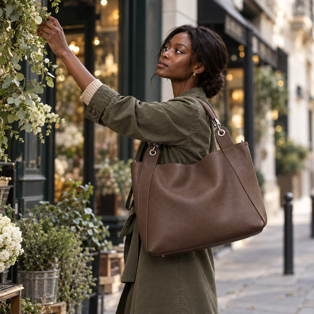 Bolso grande de piel granulada PARIS Topo oscuro