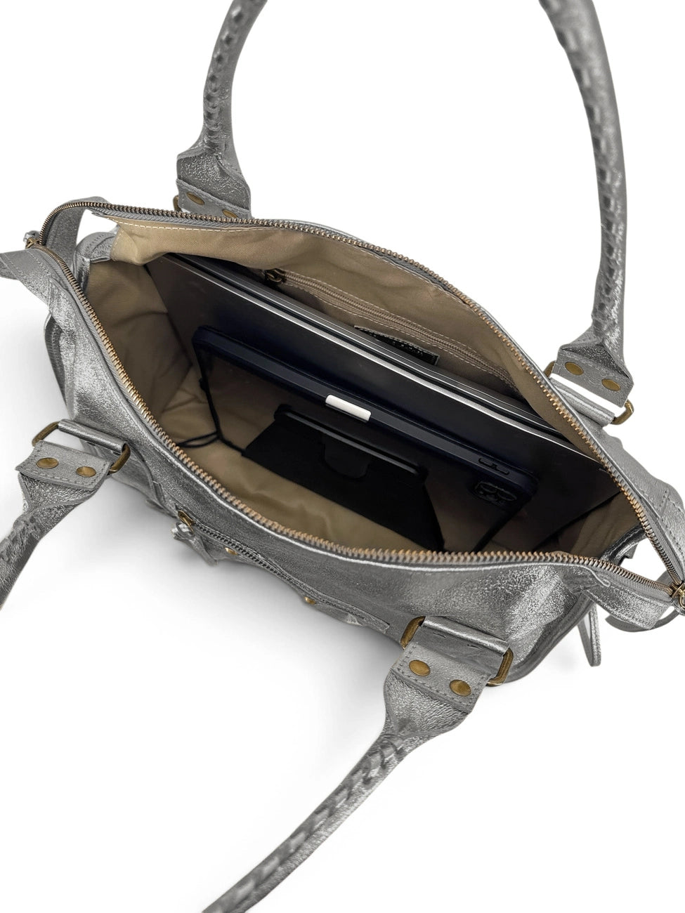 Handtasche aus schillerndem Leder SANDSTORM Mittelsilber