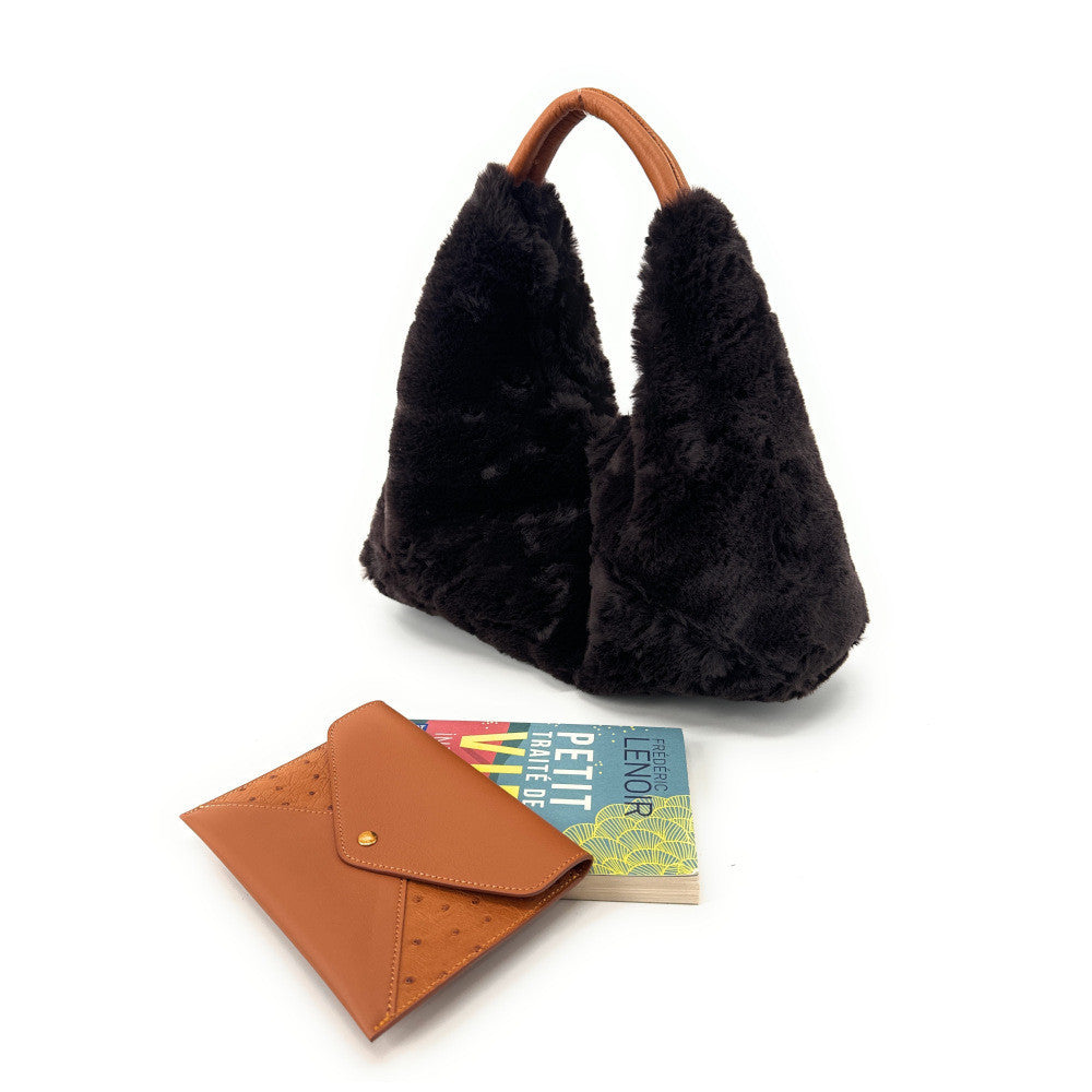 Sac hobo en fausse fourrure et cuir LITTLE FLUFFY Chocolat