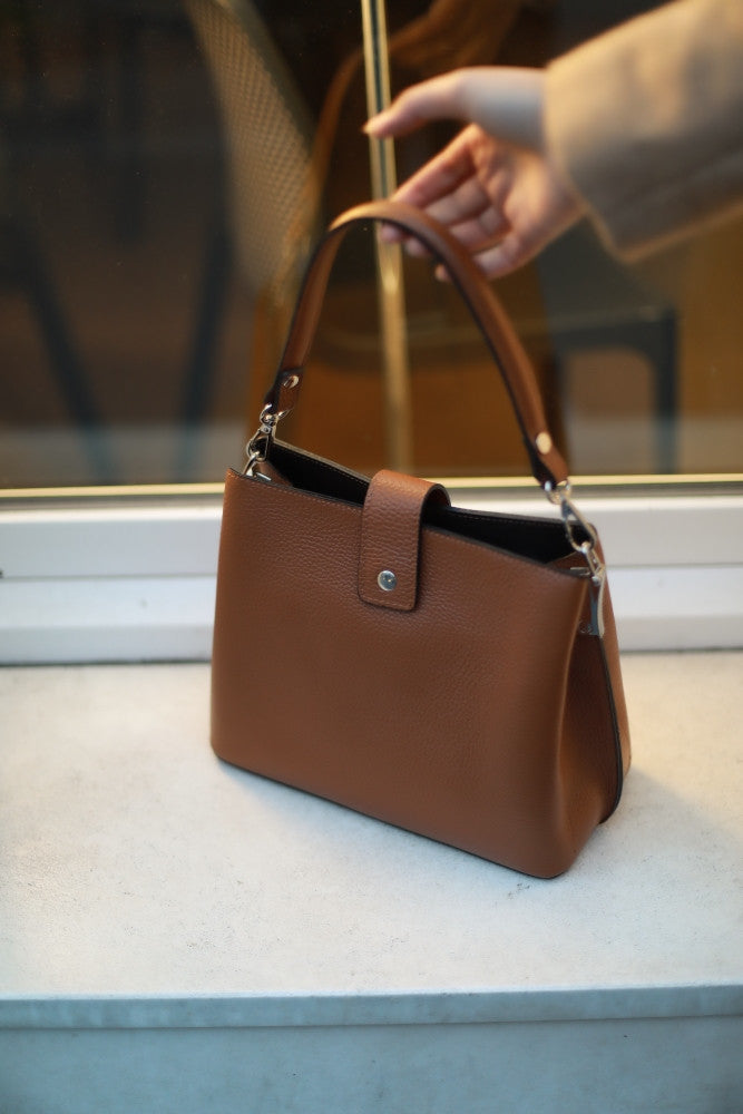 Sac trapèze en cuir grainé MARTENS Camel foncé