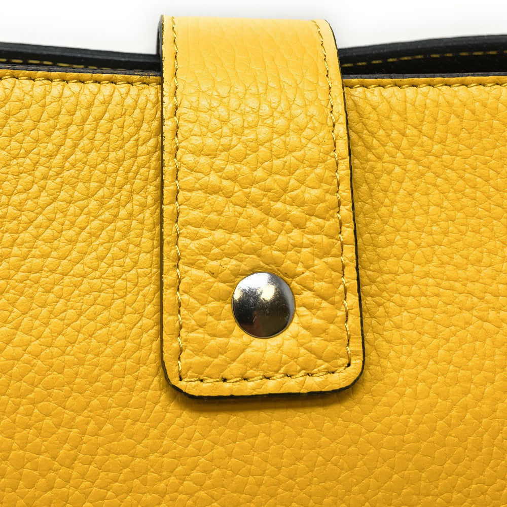 Sac trapèze en cuir grainé MARTENS Jaune Moutarde