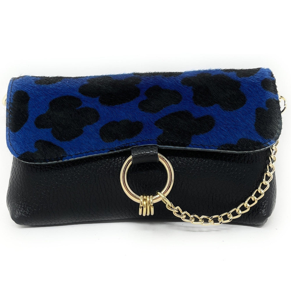 Mini-sac à main en cuir et poils de vachette MASAÏ Léopard bleu
