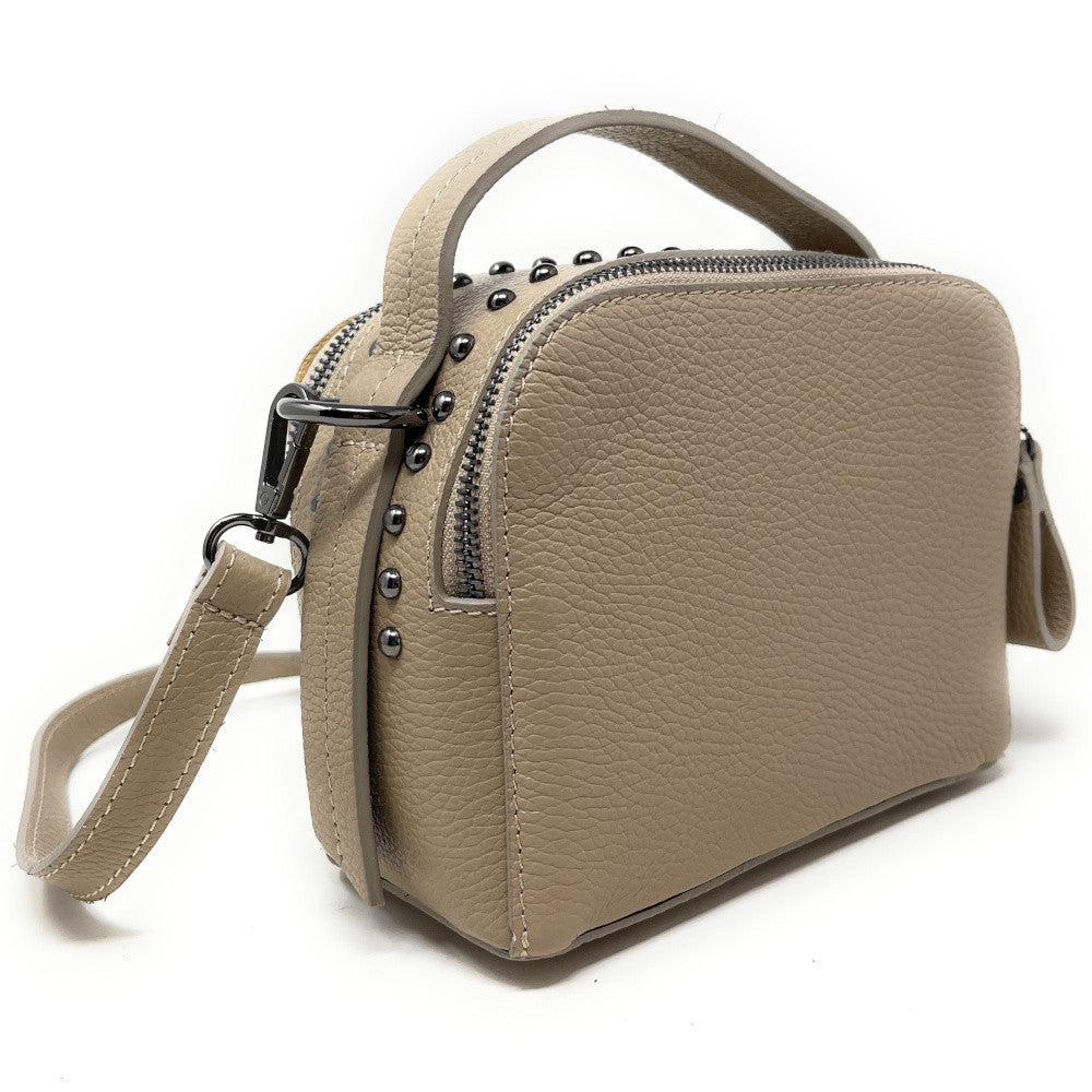 Mini sac à main en cuir grainé clouté AMY Taupe