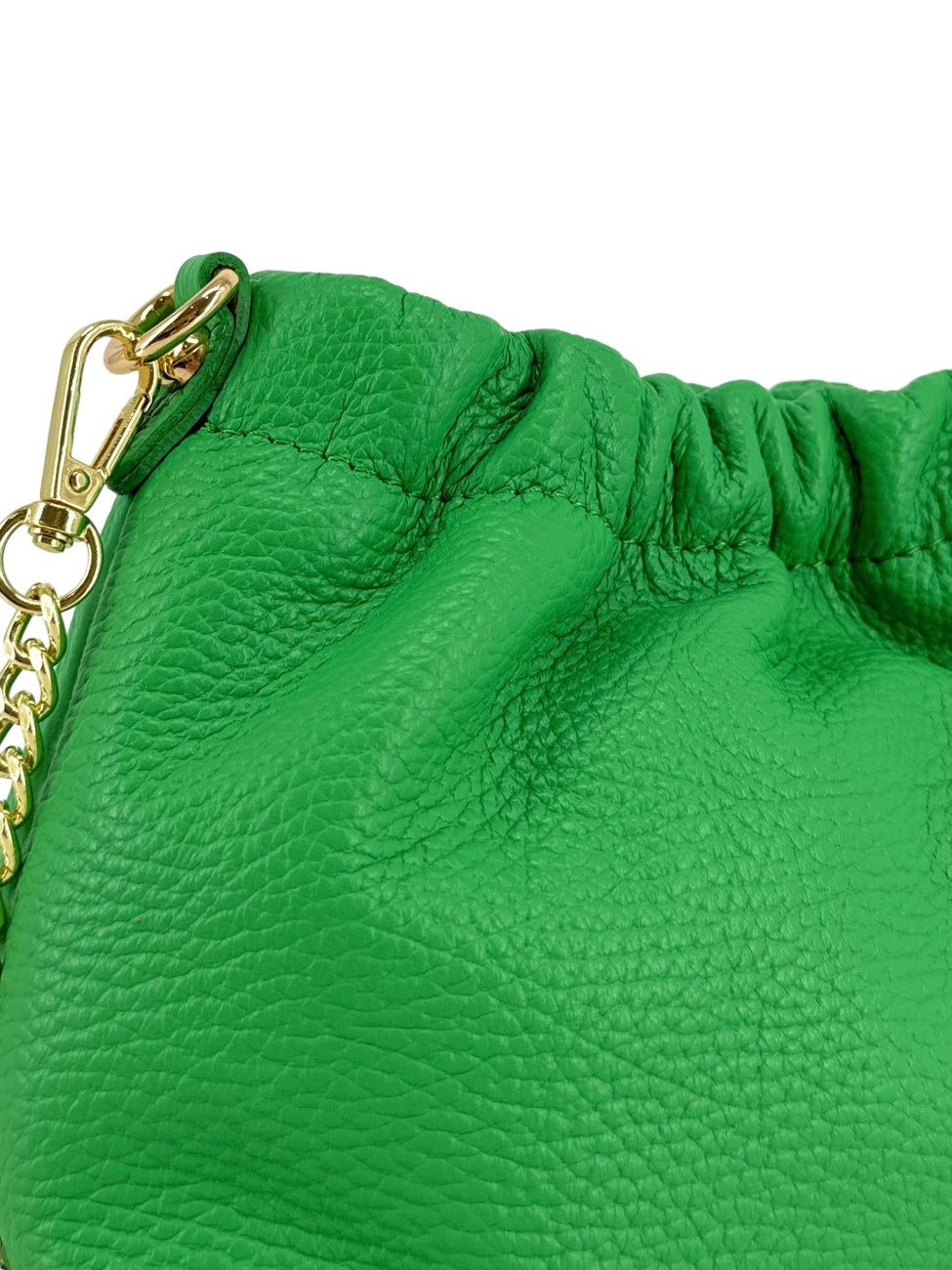 Pouch-Tasche aus genarbtem Leder LA POUCHINETTE Englischgrün