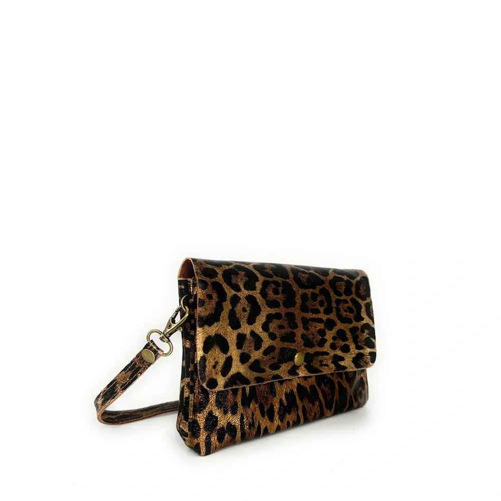 Sac pochette en cuir irisé MAELIA Léopard bronze