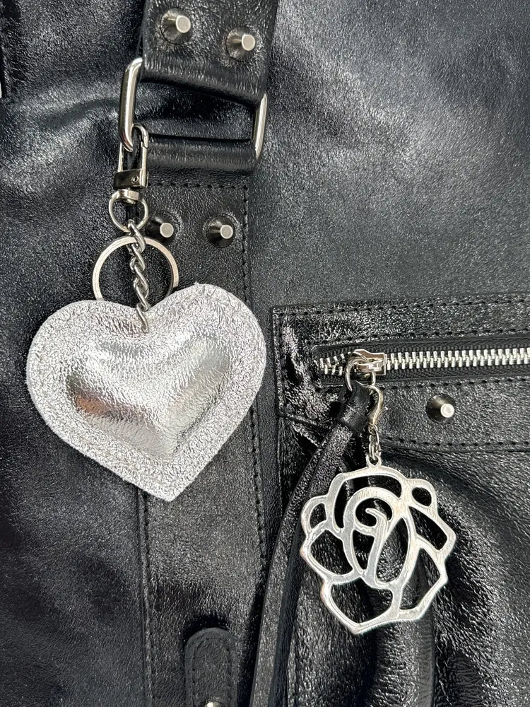 Porte-clés en cuir irisé COEUR GLOW Argent clair