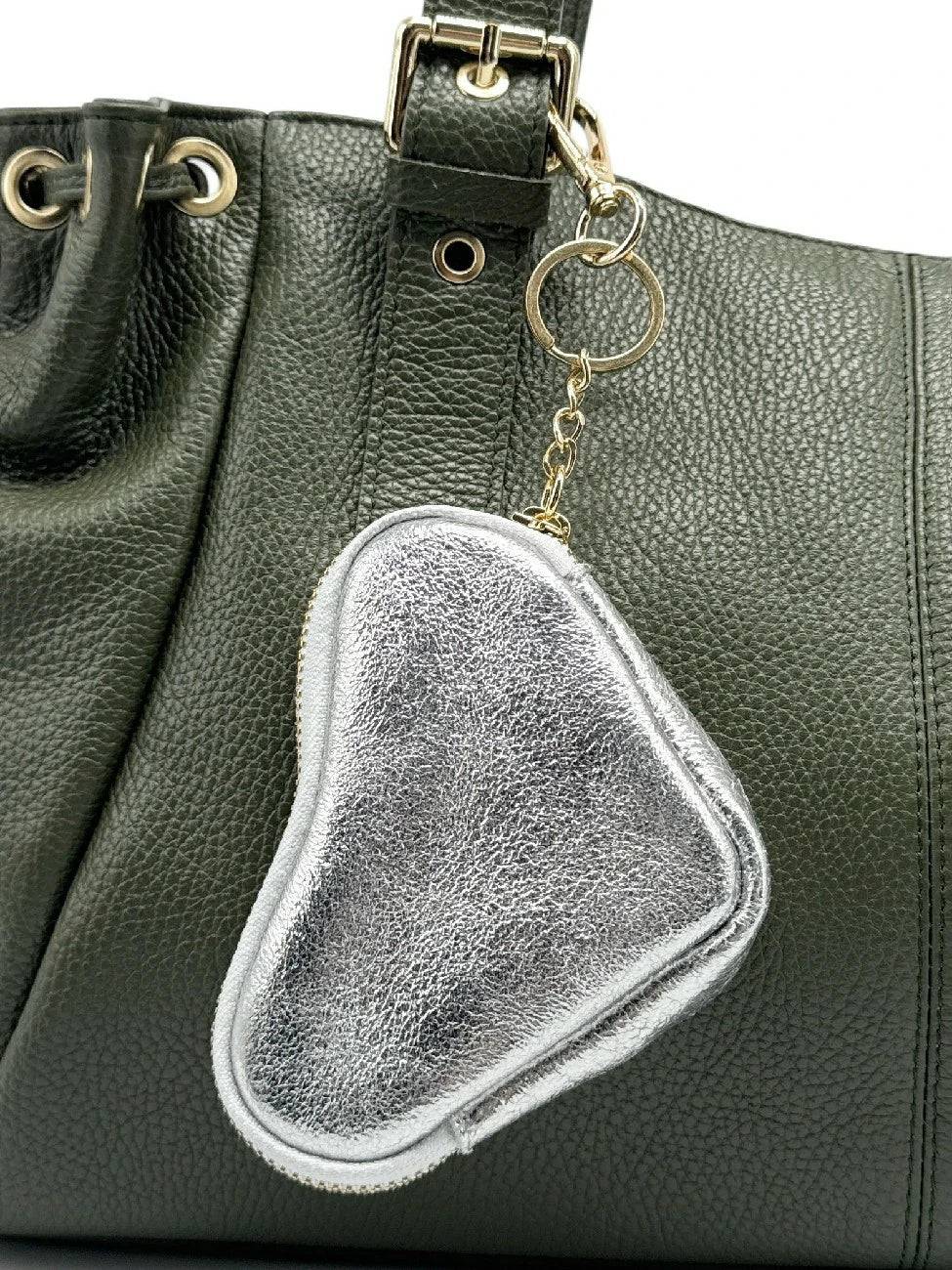 Schlüsselanhänger-Geldbörse aus schillerndem Leder SWEETIE Mittelsilber