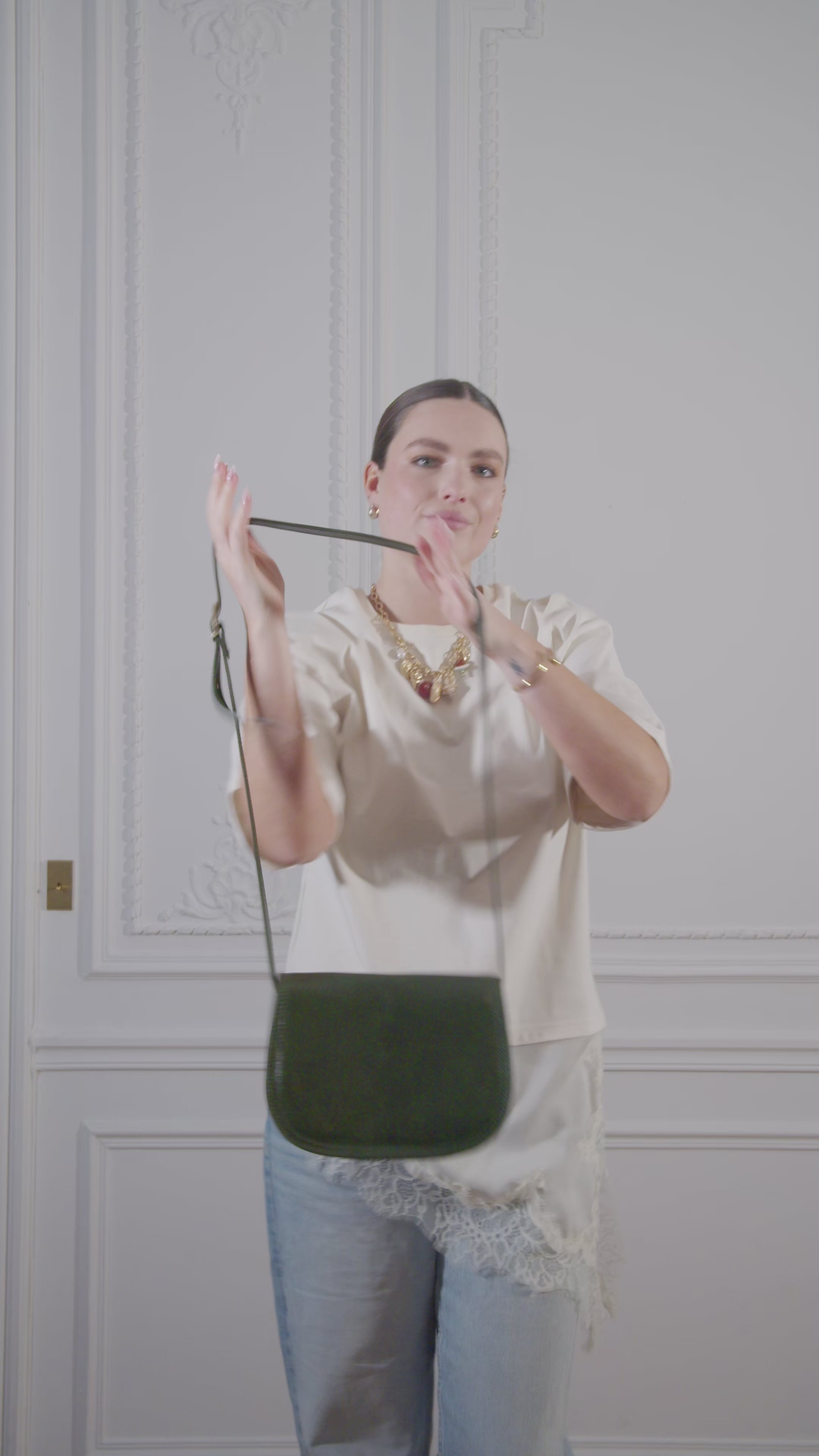 Charger la vidéo : Sac bandoulière en cuir lisse SPENCER Kaki