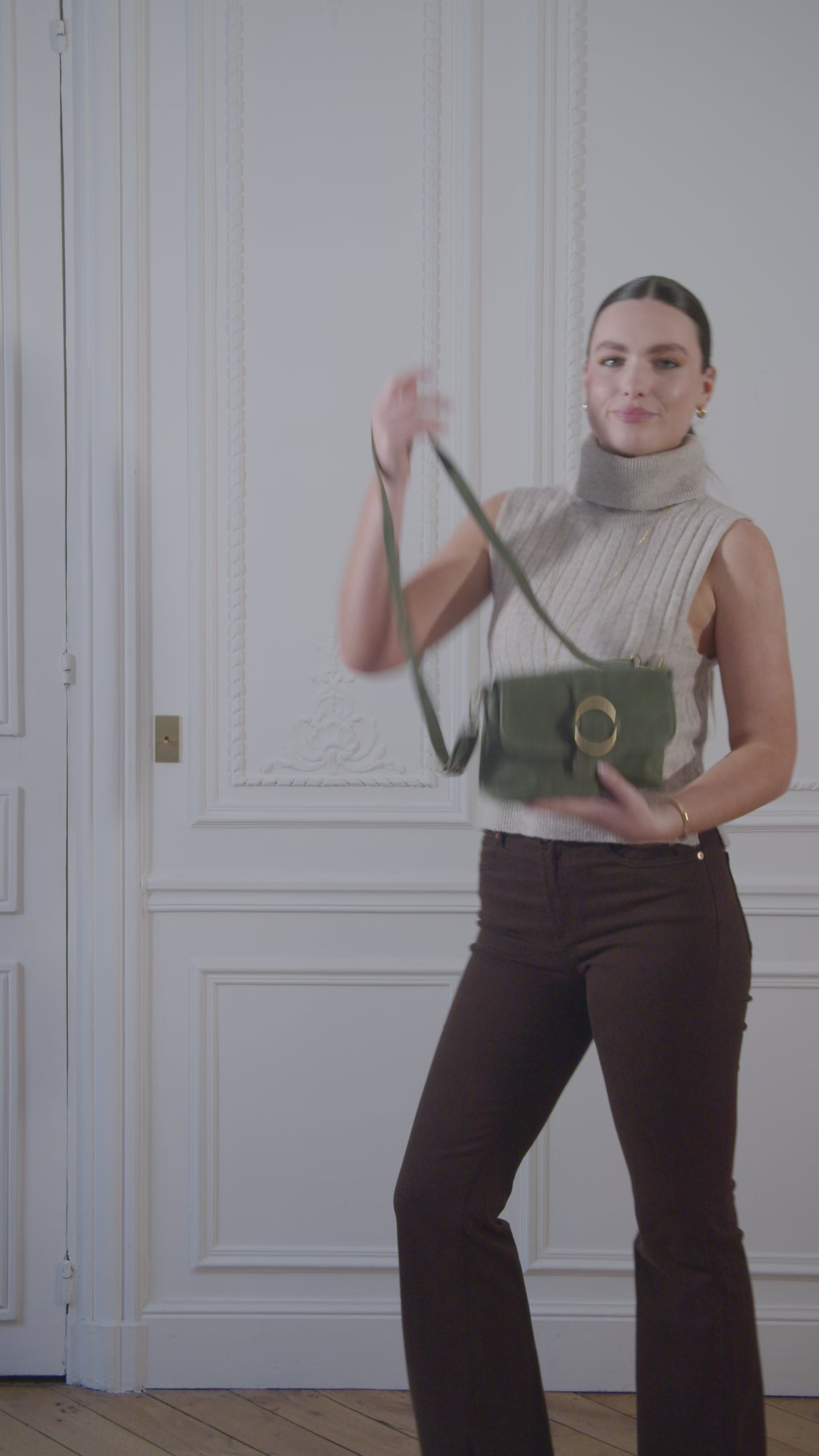 Cargar el video : Bolsa main ante VERONE SUEDE Caqui