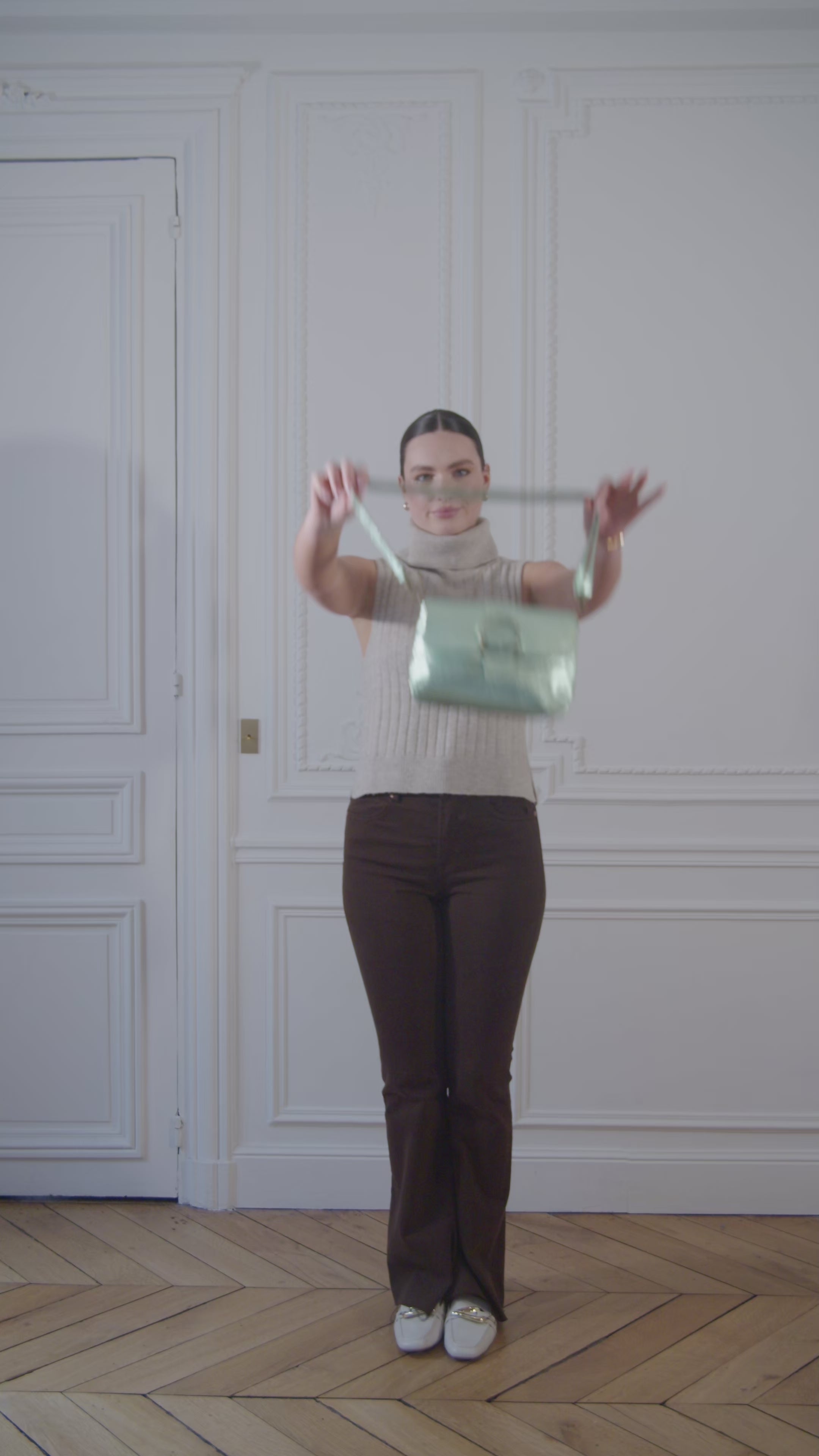 Load the video:Mini leather bag irise VERONE Frosty mint