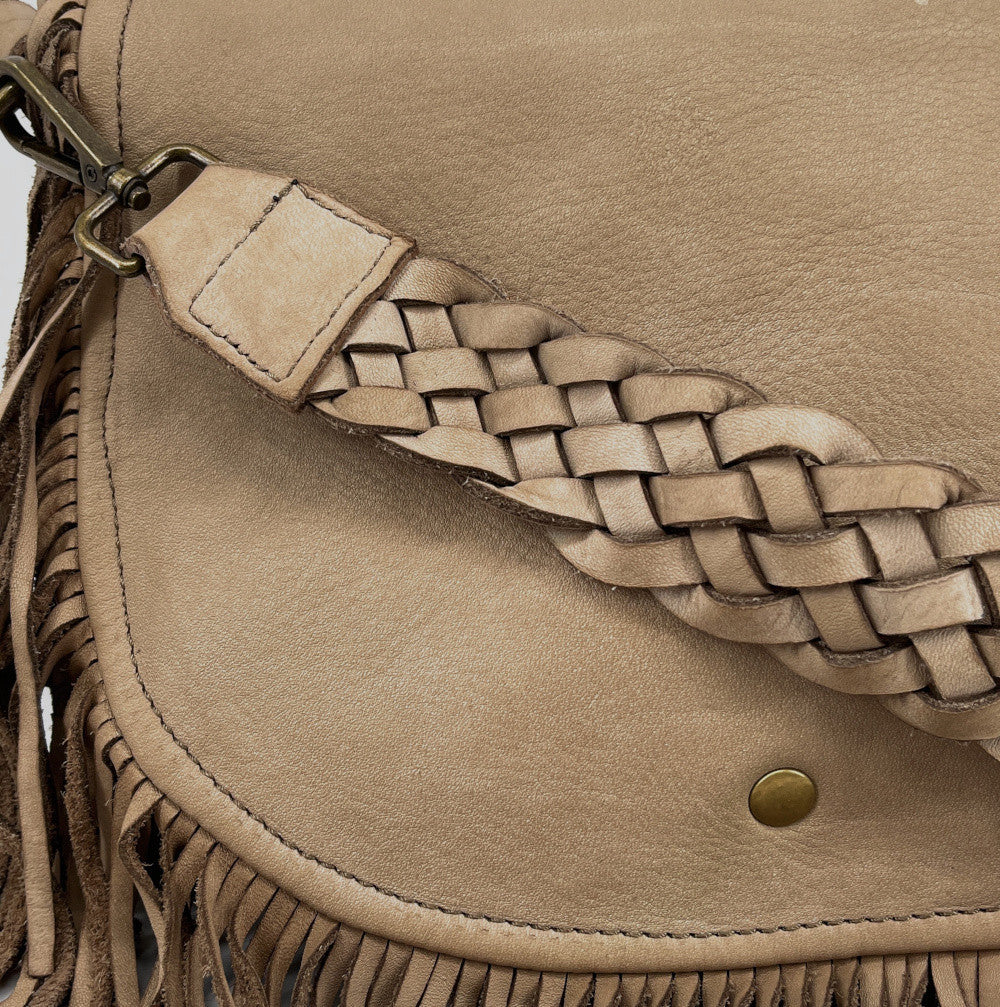 Sac besace à franges en cuir vintage MISS NAYA Taupe clair