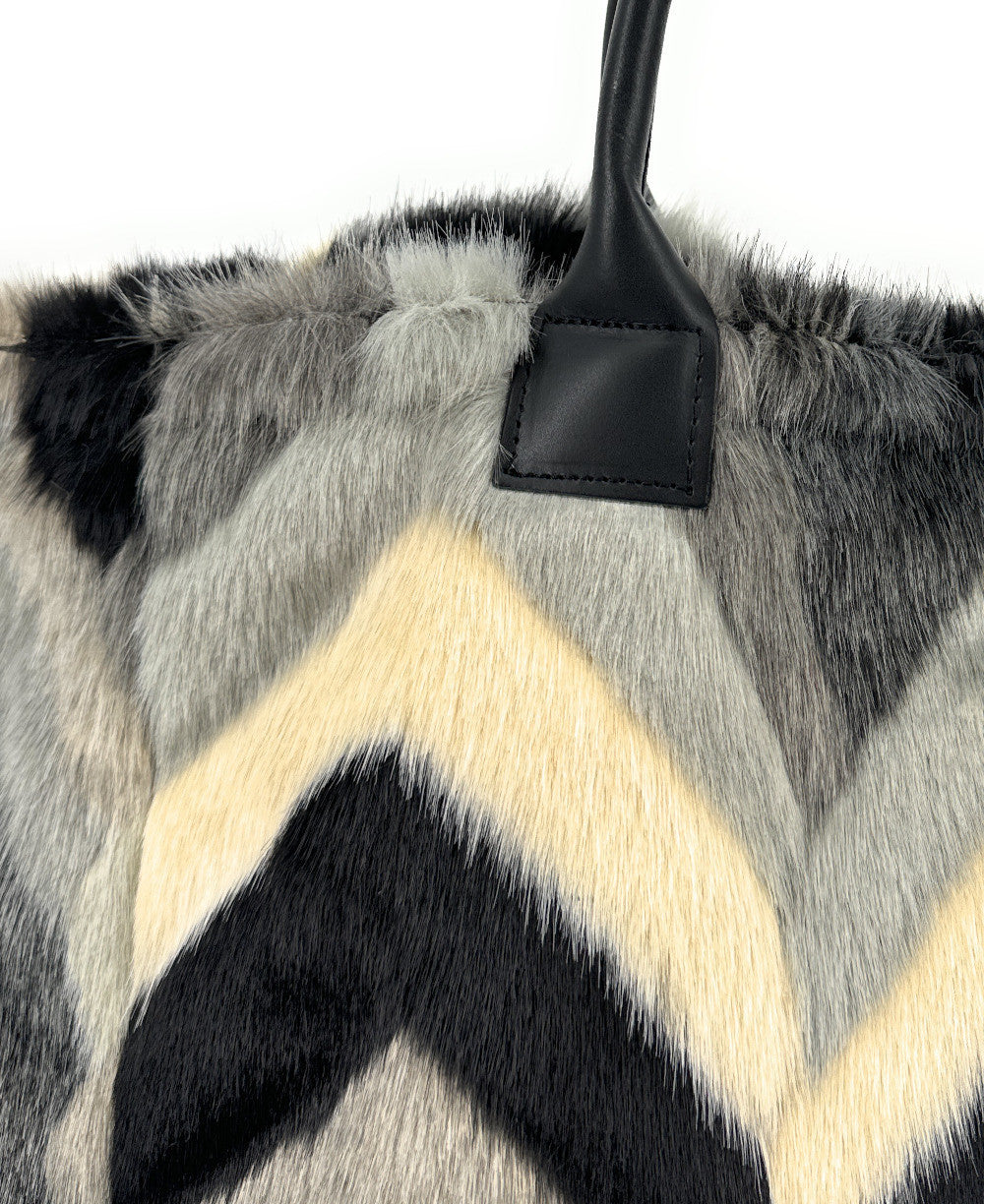 Sac cabas shopping XL en fausse fourrure et cuir TABBY Chevron gris