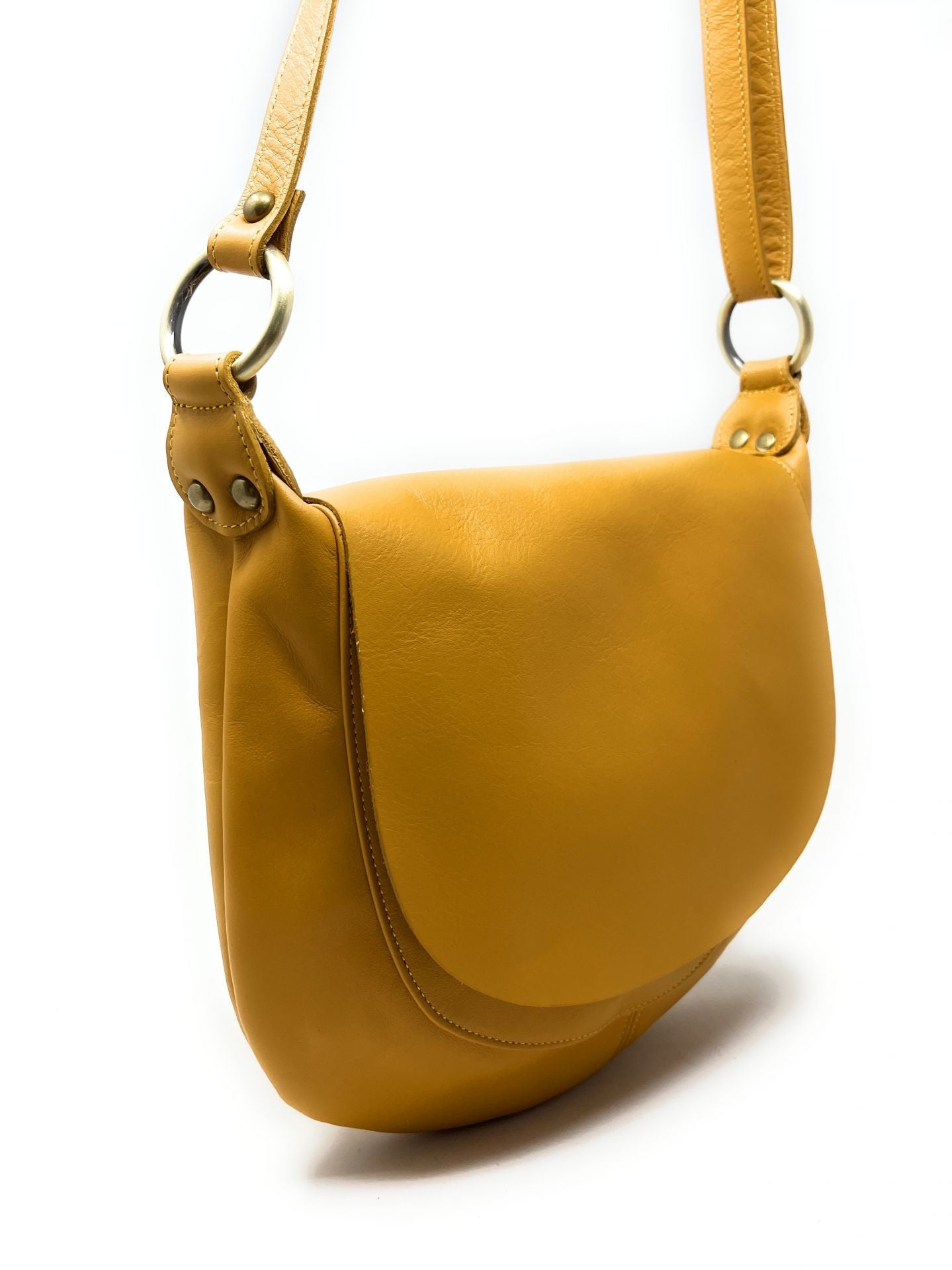 Sac besace en cuir lisse LITTLE PERLA Safran