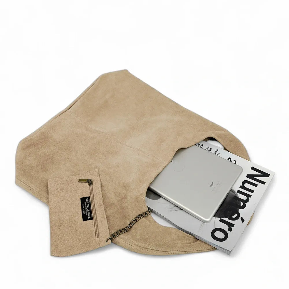 Sac à main de forme HOBO en croûte de cuir EVA Taupe clair