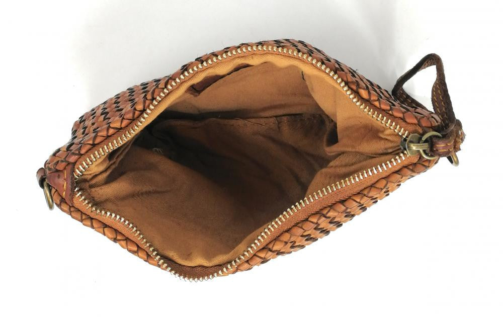 Sac pochette en cuir tressé ALMA Cognac