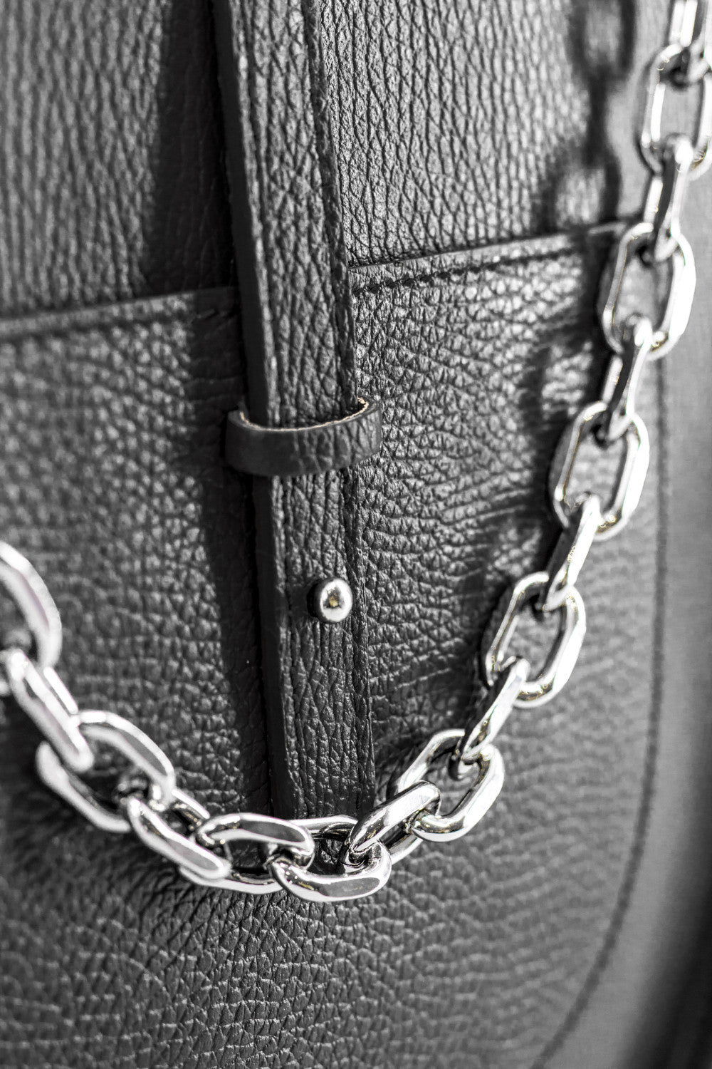Sac à main hobo en cuir grainé CYBELE Noir