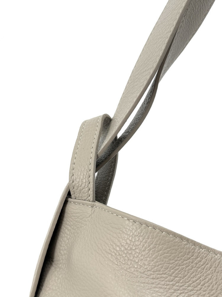 Sac à main sac à dos en cuir grainé SOHO Gris clair