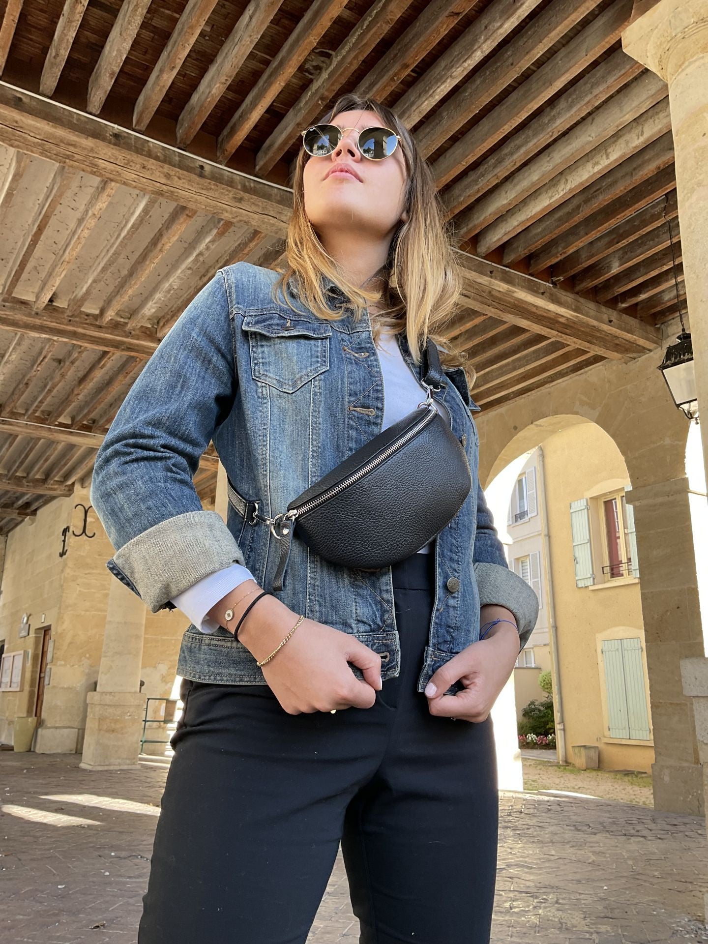 Sac banane en cuir grainé LOU Noir