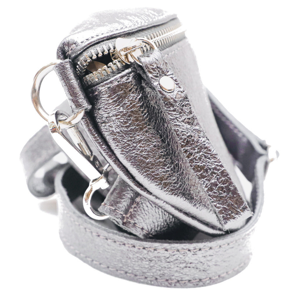 Sac banane en cuir irisé LOU Argent clair