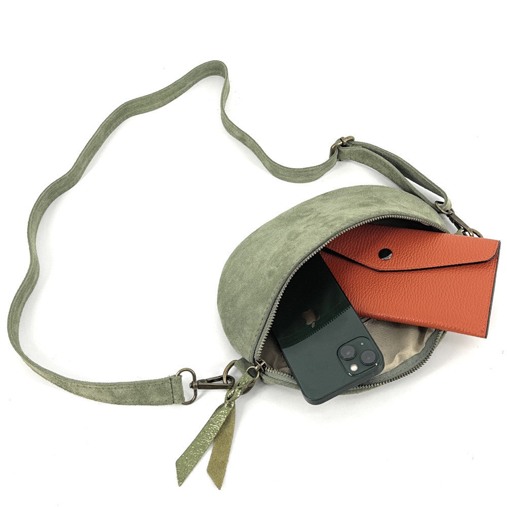 Sac banane en croûte de cuir LOU SUE Vert amande