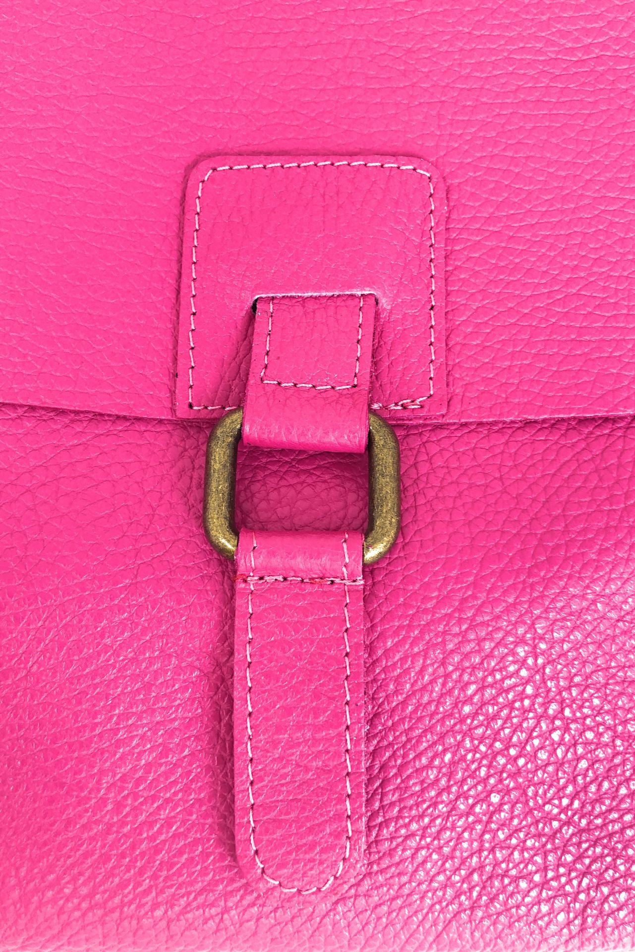 Sac bandoulière en cuir grainé COQUETTE Rose fuchsia