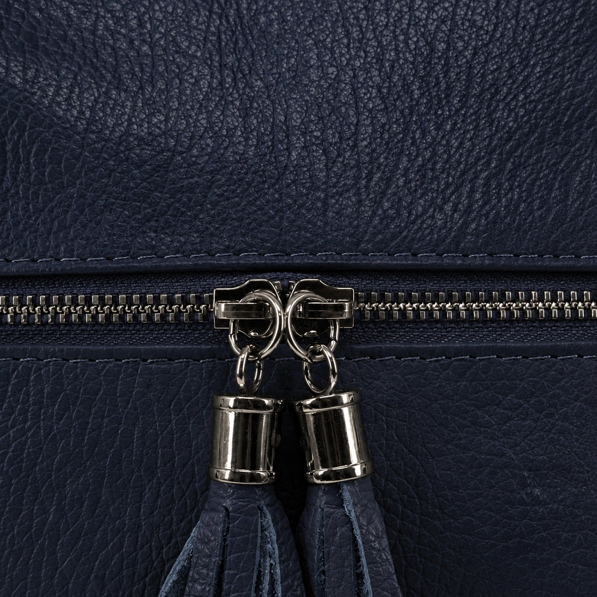 Umhängetasche aus genarbtem Leder LONDON Marineblau