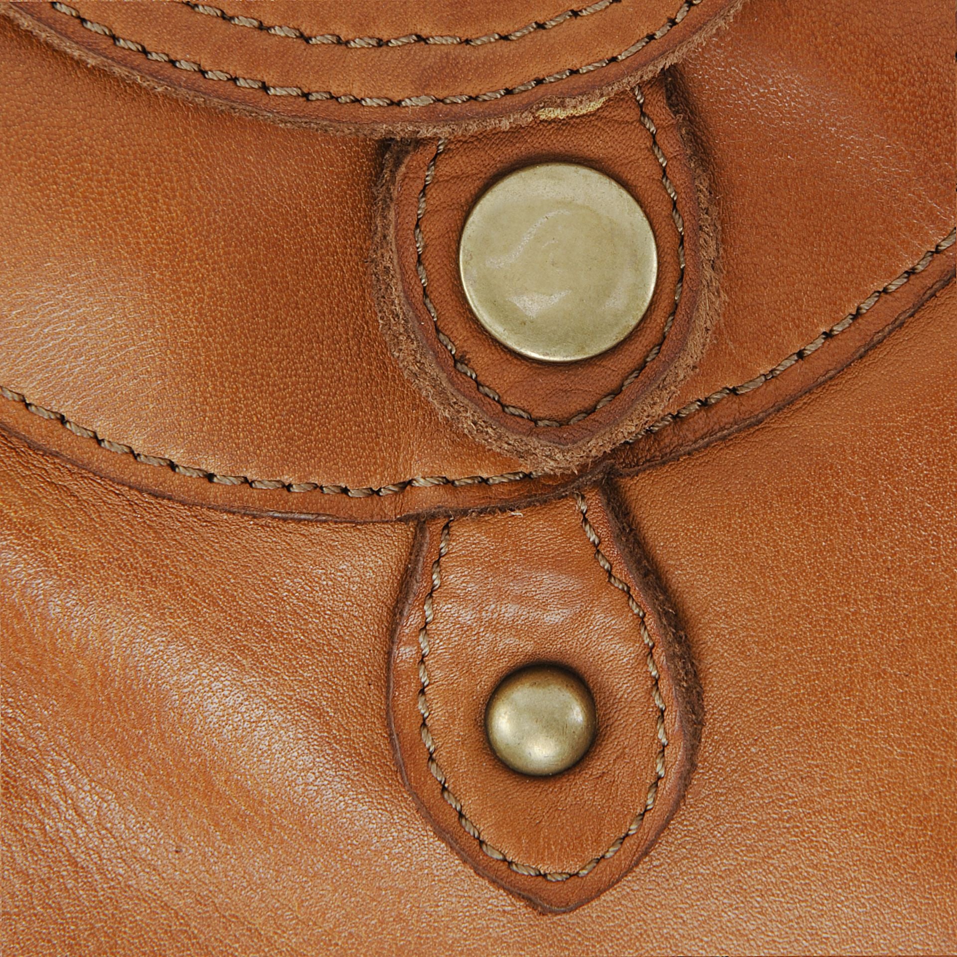 Sac besace à bandoulière en cuir vintage MISS CLYDE Cognac