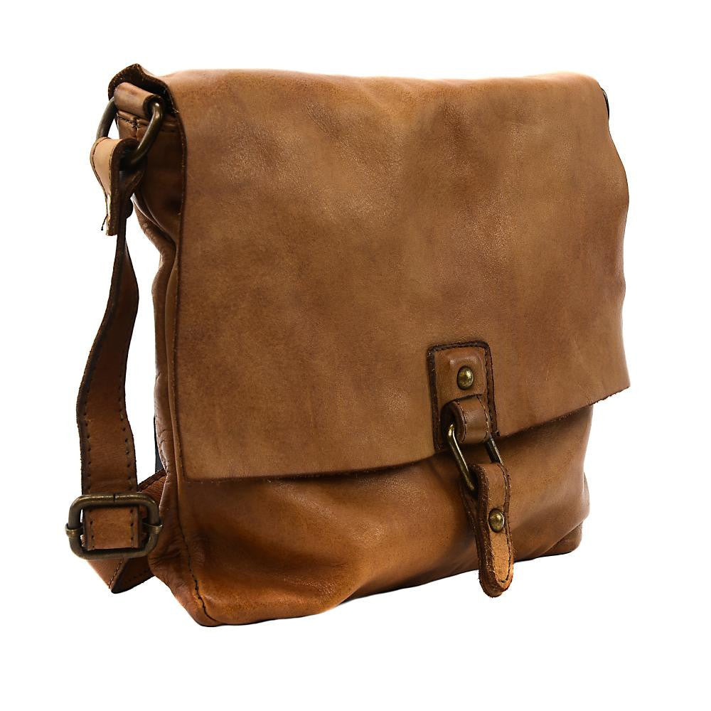Sac besace à bandoulière en cuir vintage MISS COQUETTE Cognac