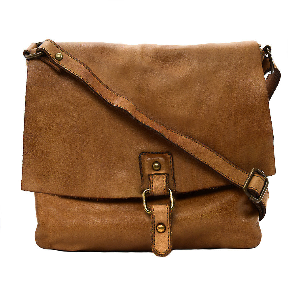 Sac besace à bandoulière en cuir vintage MISS COQUETTE Cognac