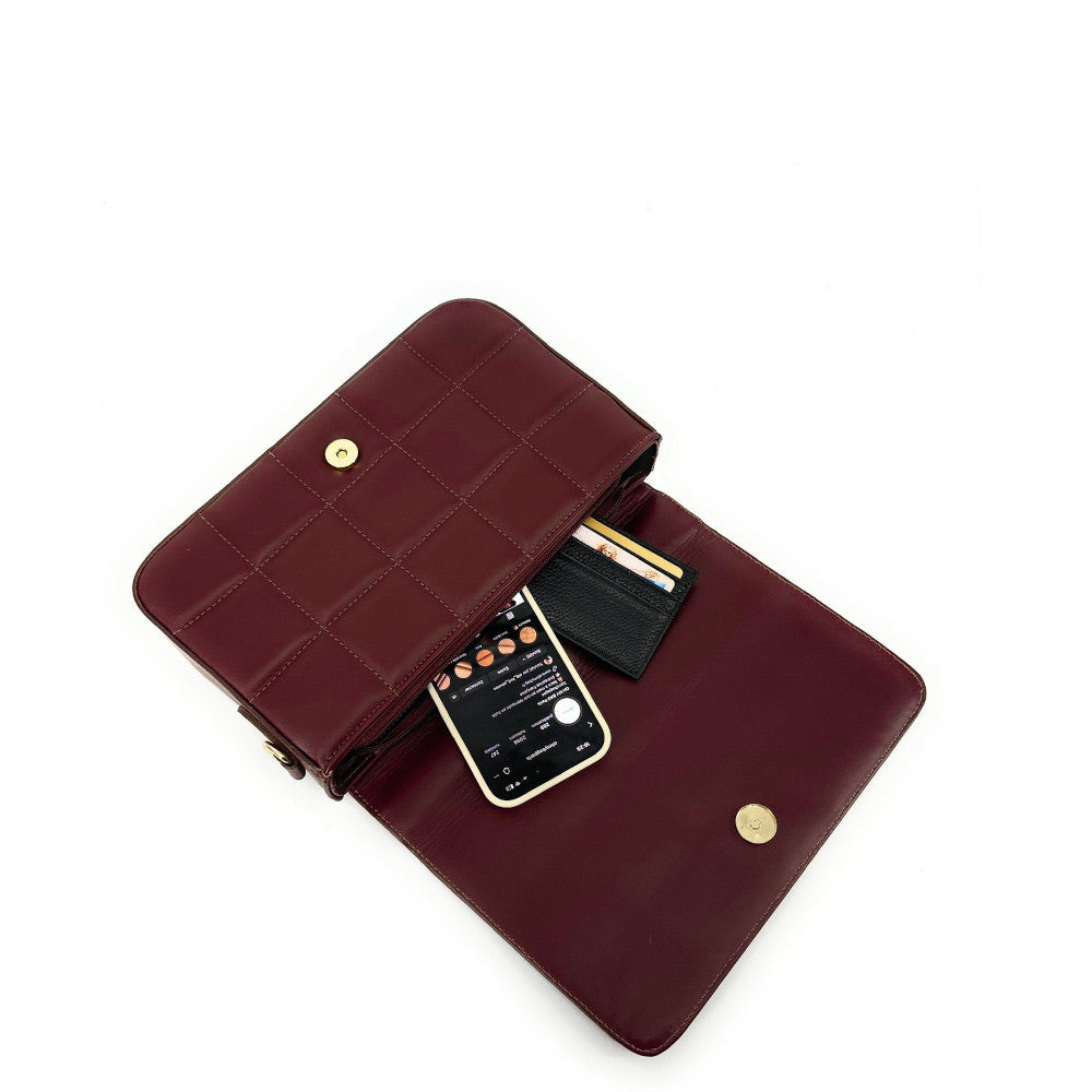 Sac french stick en cuir lisse matelassé TIME SQUARE Bordeaux