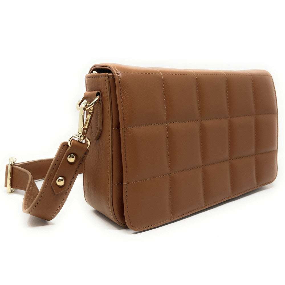 Sac french stick en cuir lisse matelassé TIME SQUARE Cognac