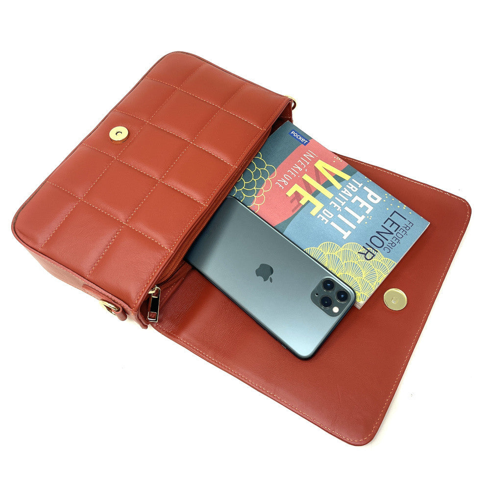 Sac french stick en cuir lisse matelassé TIME SQUARE Rouge brique