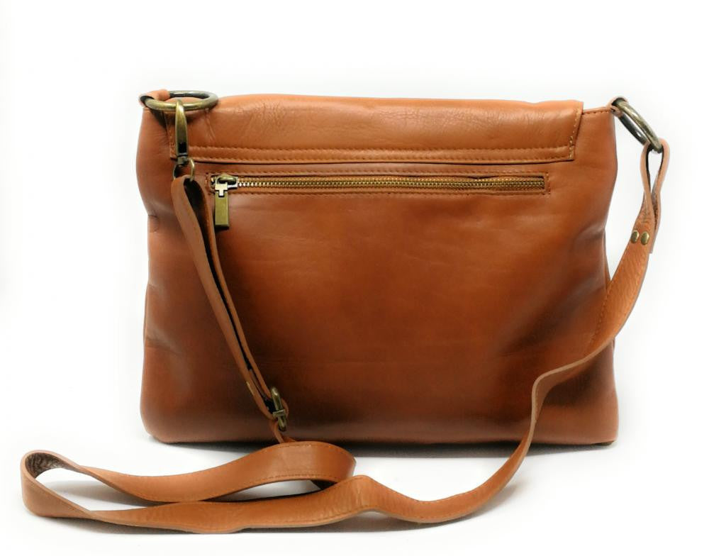 Sac bandoulière en cuir lisse AVRIL Cognac