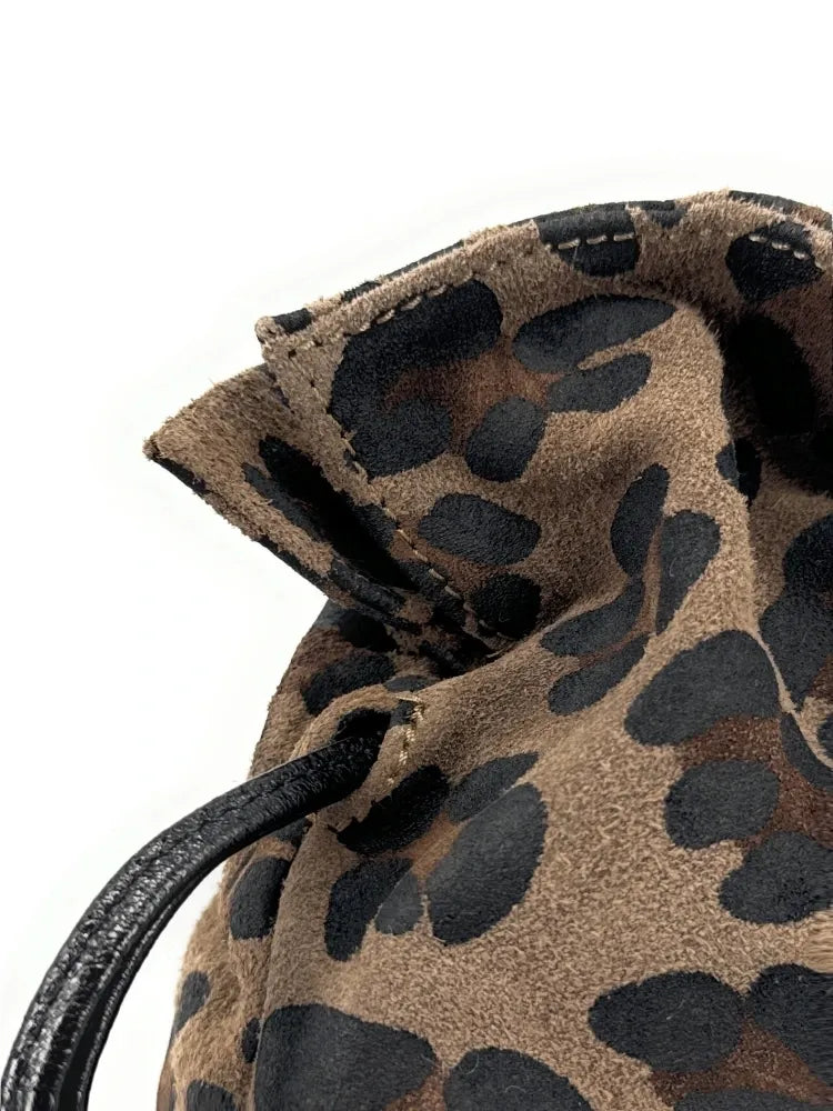 Sac bourse en croûte de cuir CHENOA Léopard
