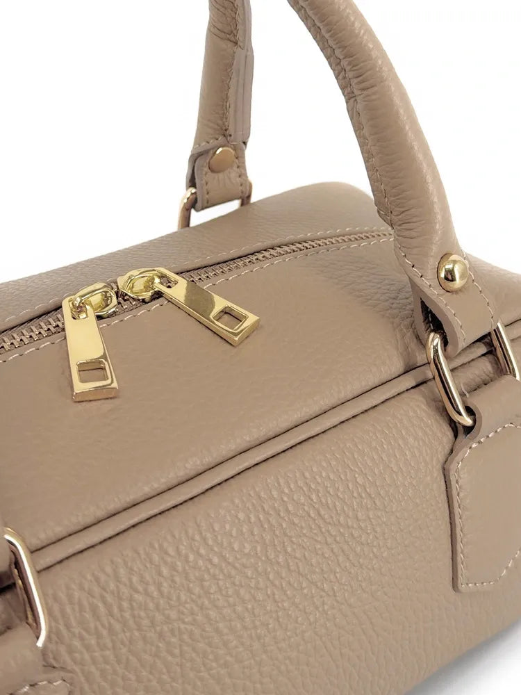 Sac bowling allongé en cuir grainé I LOAF YOU Taupe clair